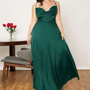 NWOT SHEIN plus draped lace up backless satin formal dress dark green 3XL (18)